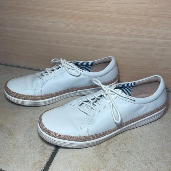 Collection by Clarks | White Raffia Trim Sneakers Size 9 - Picture 4 of 7